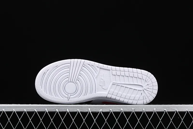 All Categories Air Jordan Jordan Series Basketball Shoes Air Jordan 1 Mid Air Jordan 1 Mid GS White Purple Buckle Broken China Full First Layer Authentic Standard 555112-661